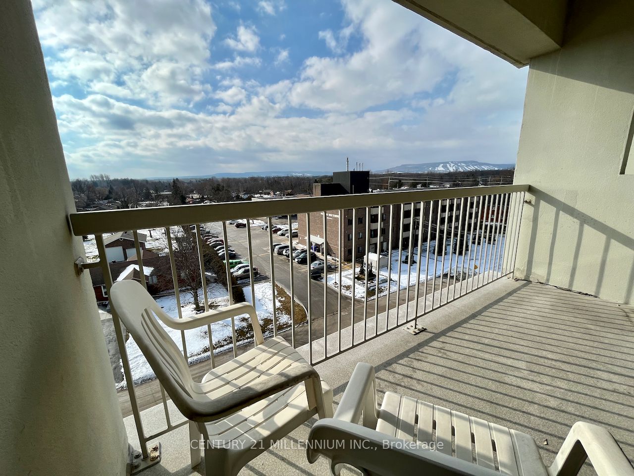 172 Eighth St, #607