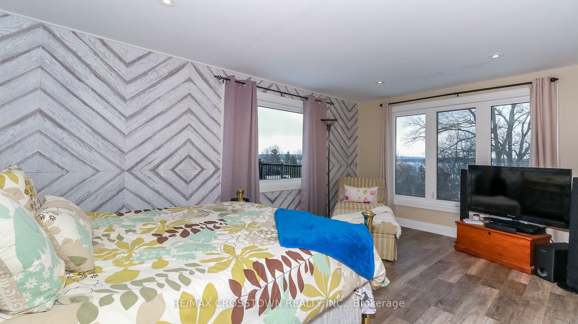 181 Shanty Bay Rd
