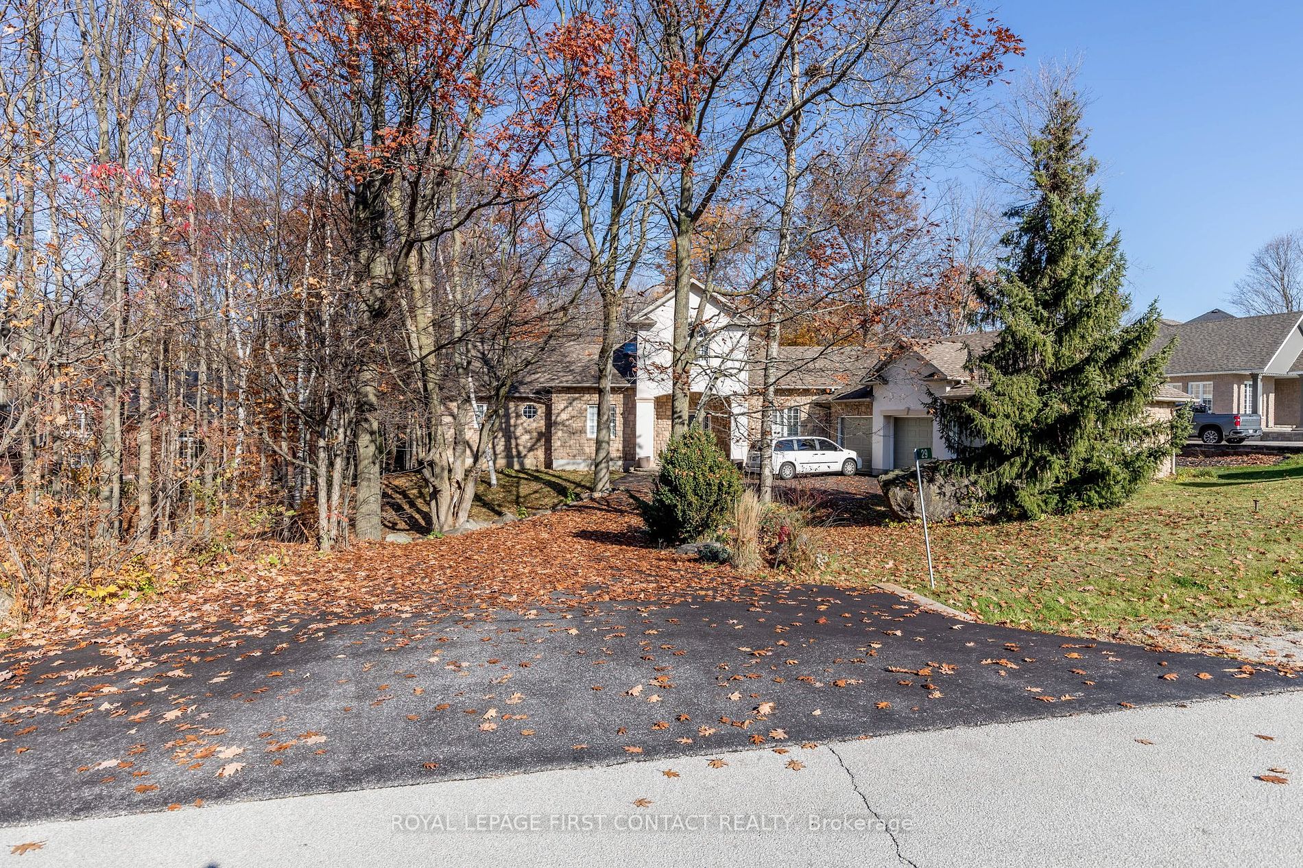 29 Glenhuron Dr