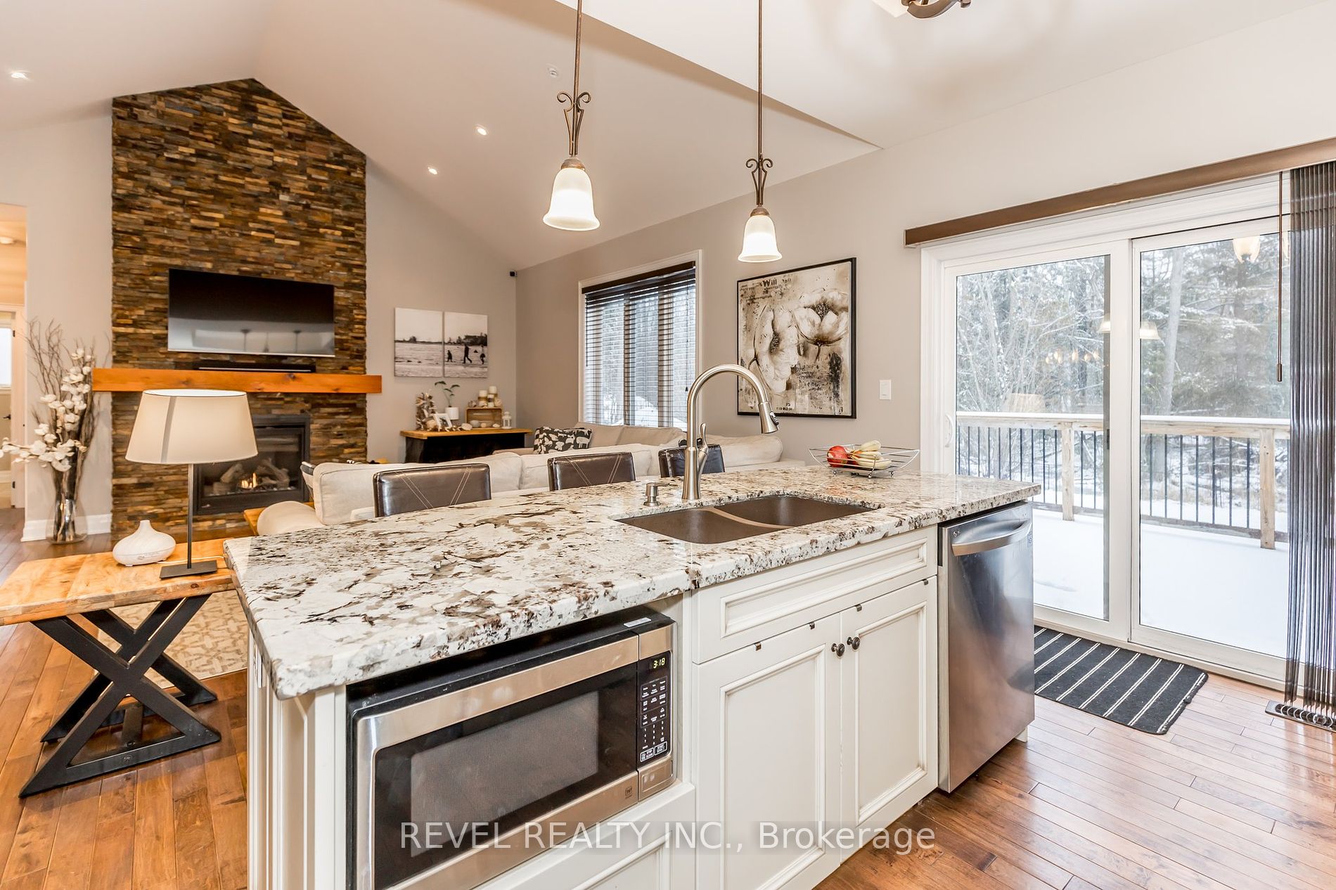 103 Moreau Parkway