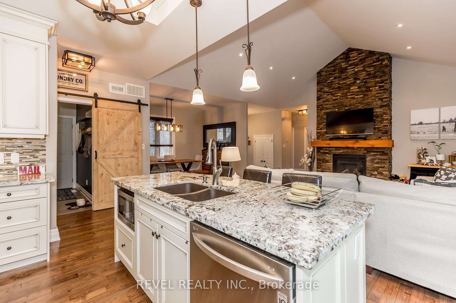 103 Moreau Parkway
