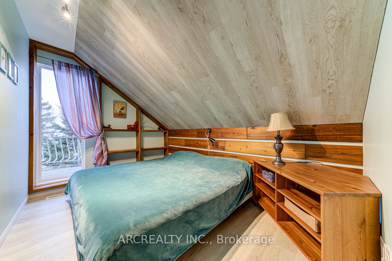 1482 Tiny Beaches Rd Road N