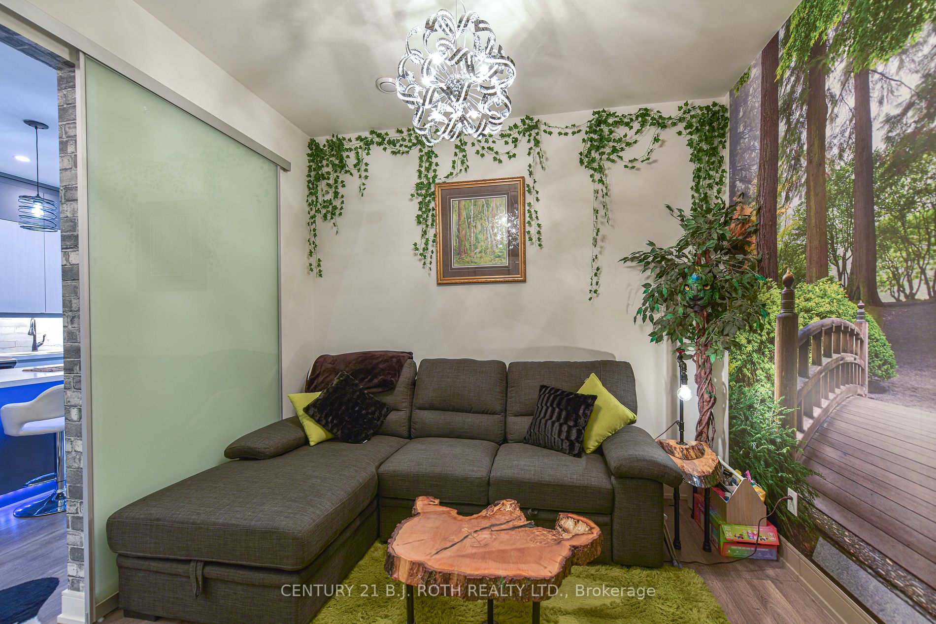 21 Matchedash St S, #209