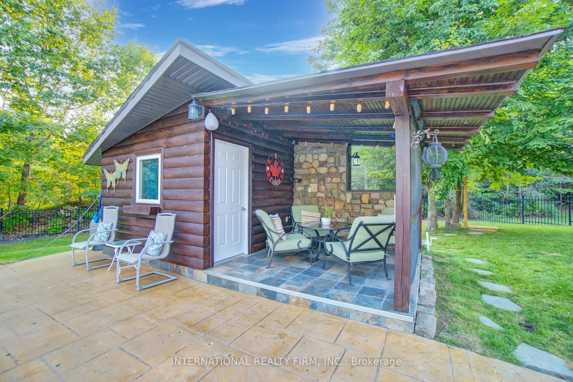 6 Pinehurst Lane