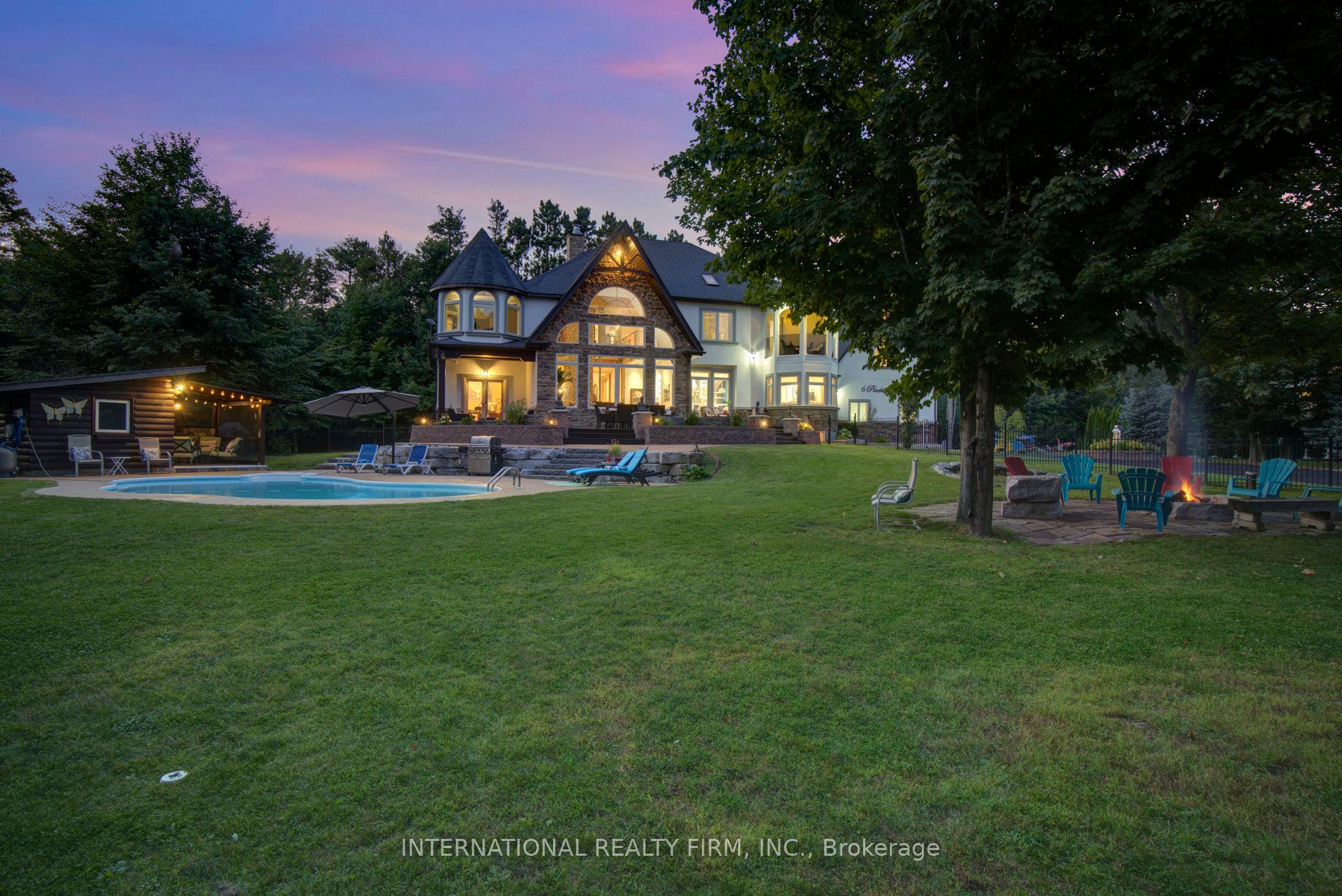 6 Pinehurst Lane
