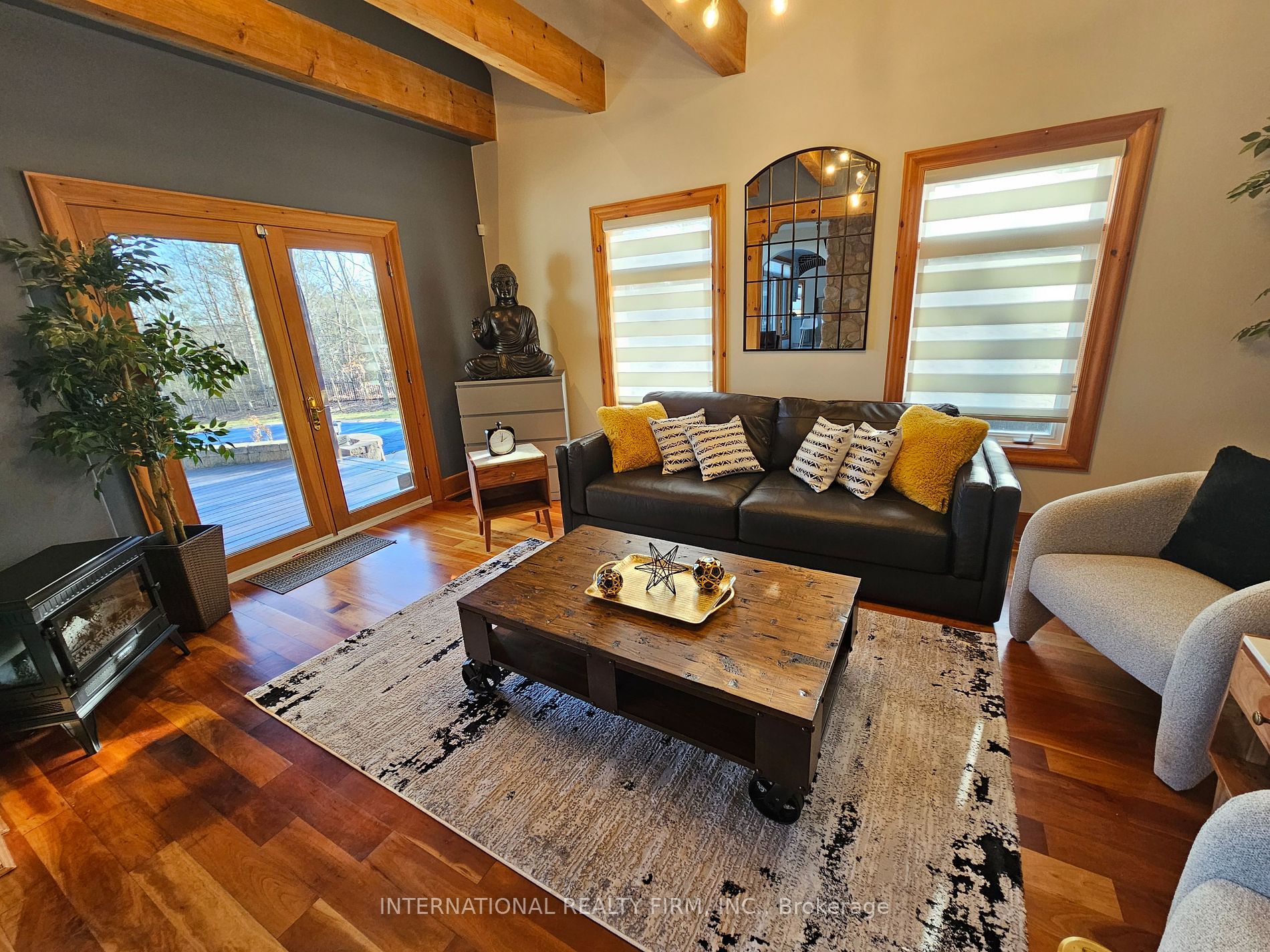 6 Pinehurst Lane