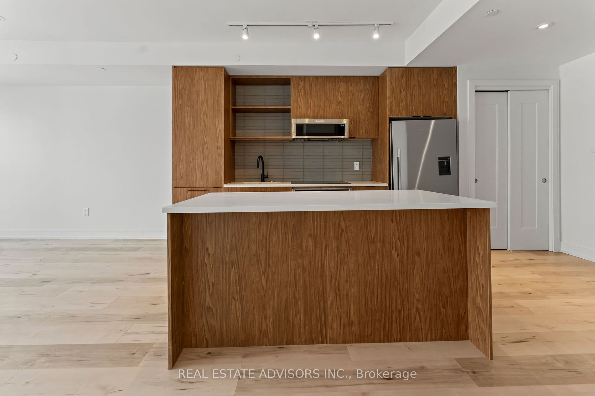 185 Dunlop Street E, #722
