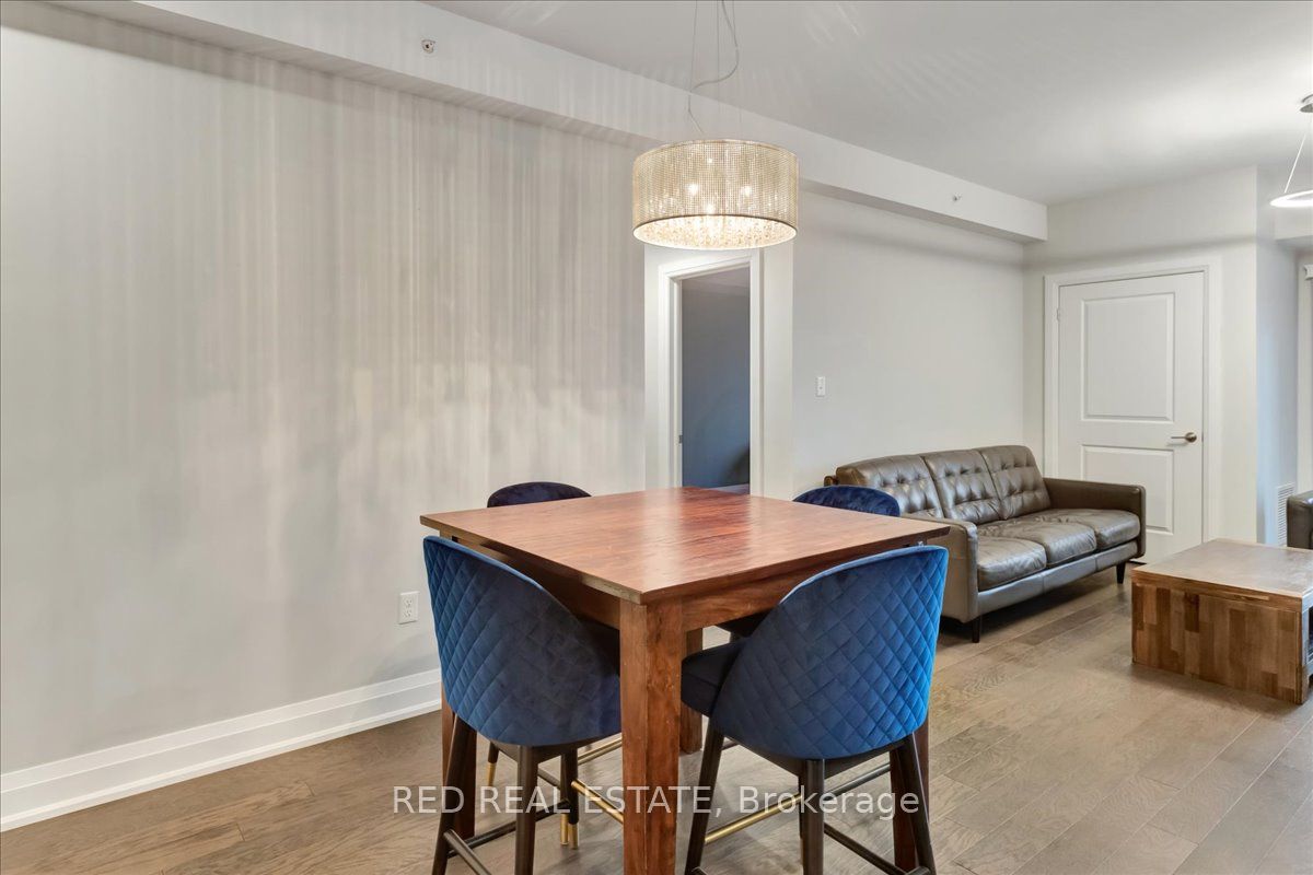 720 Yonge St, #212