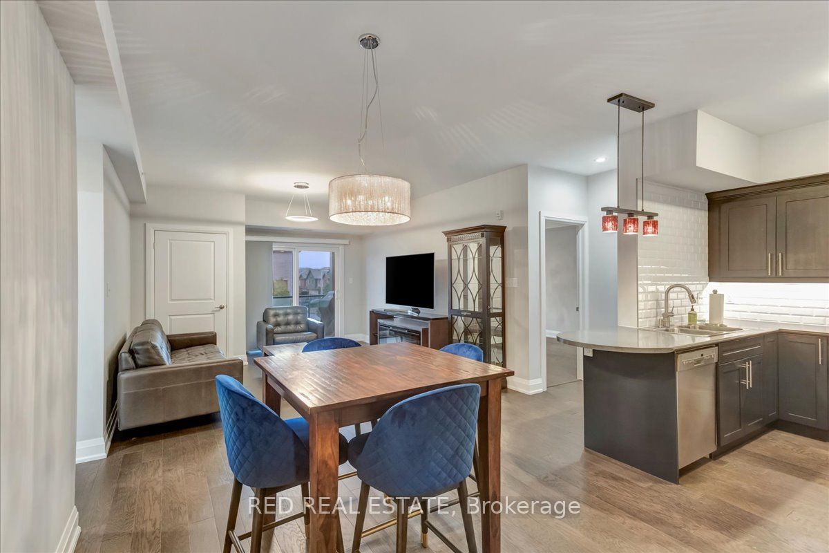720 Yonge St, #212