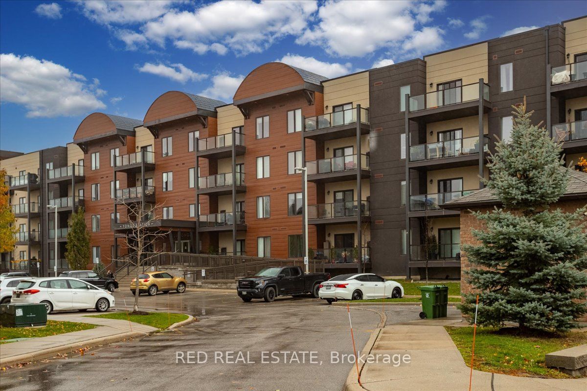 720 Yonge St, #212