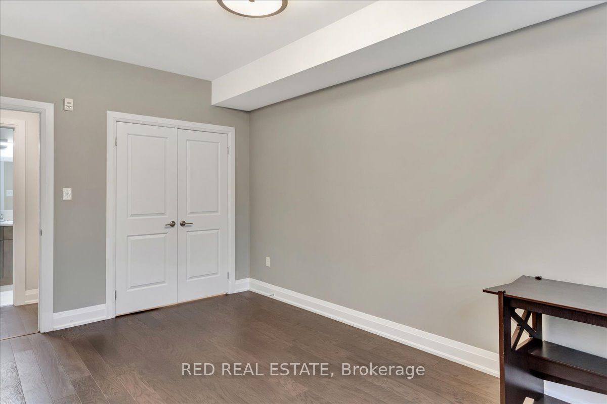 720 Yonge St, #212