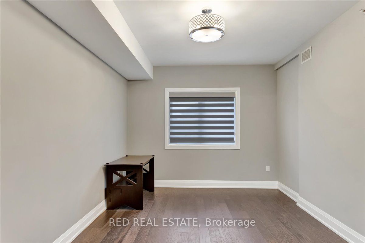 720 Yonge St, #212