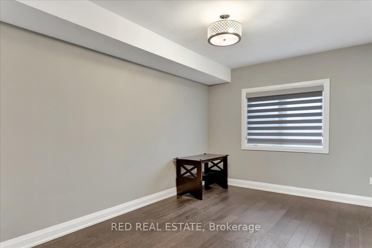 720 Yonge St, #212