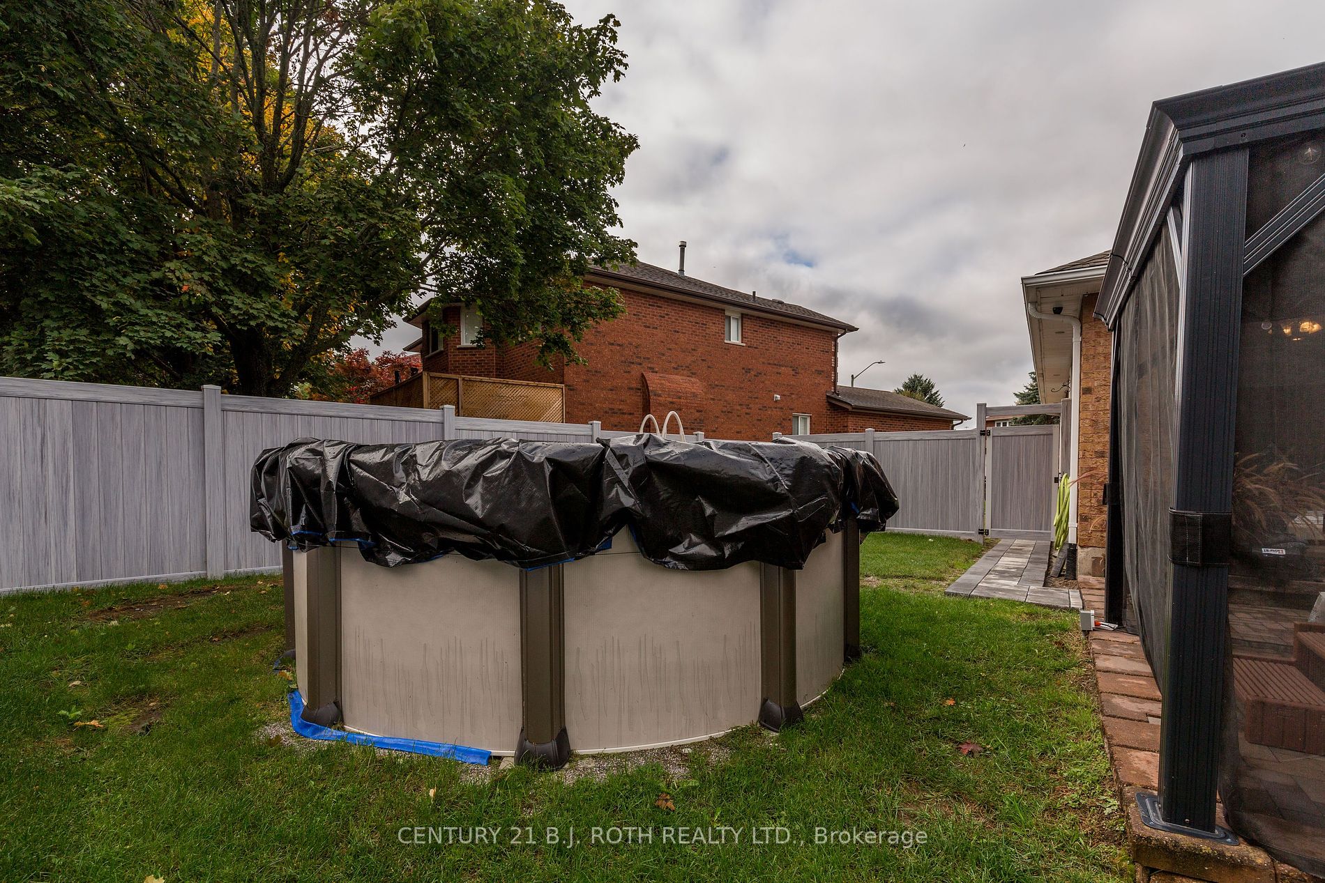 82 Johnson St