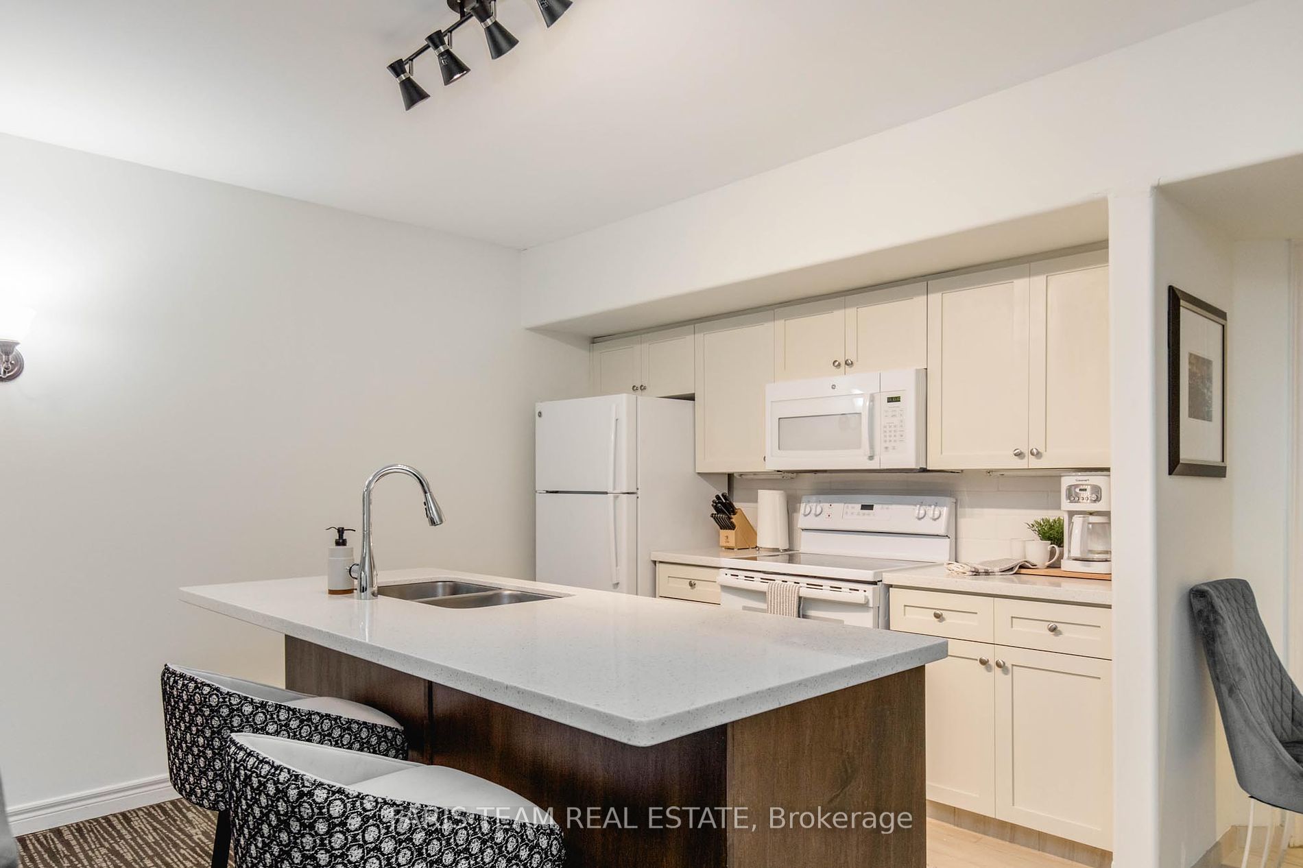 90 Highland Drive, #2232-33