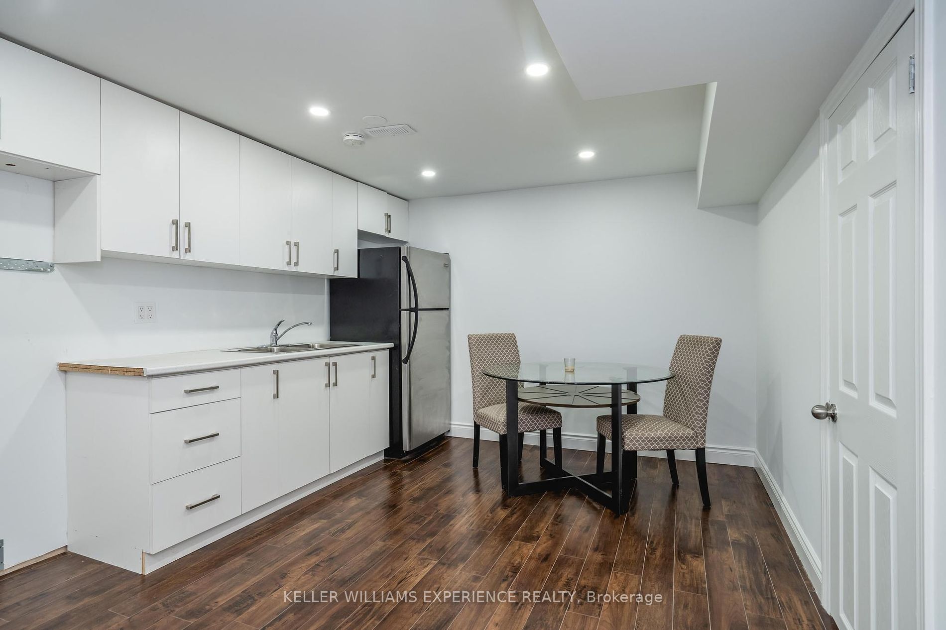 200 Ferndale Drive N