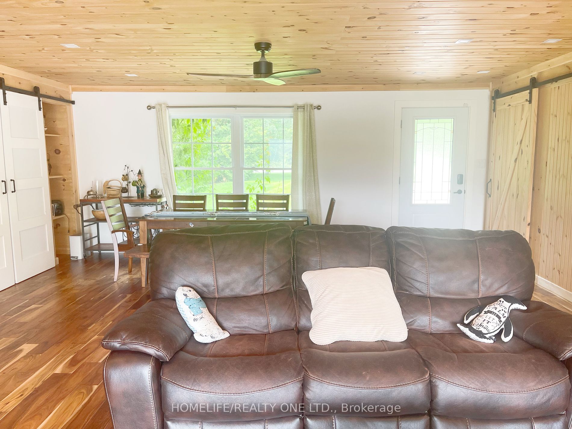 4055 Glen Cedar Dr
