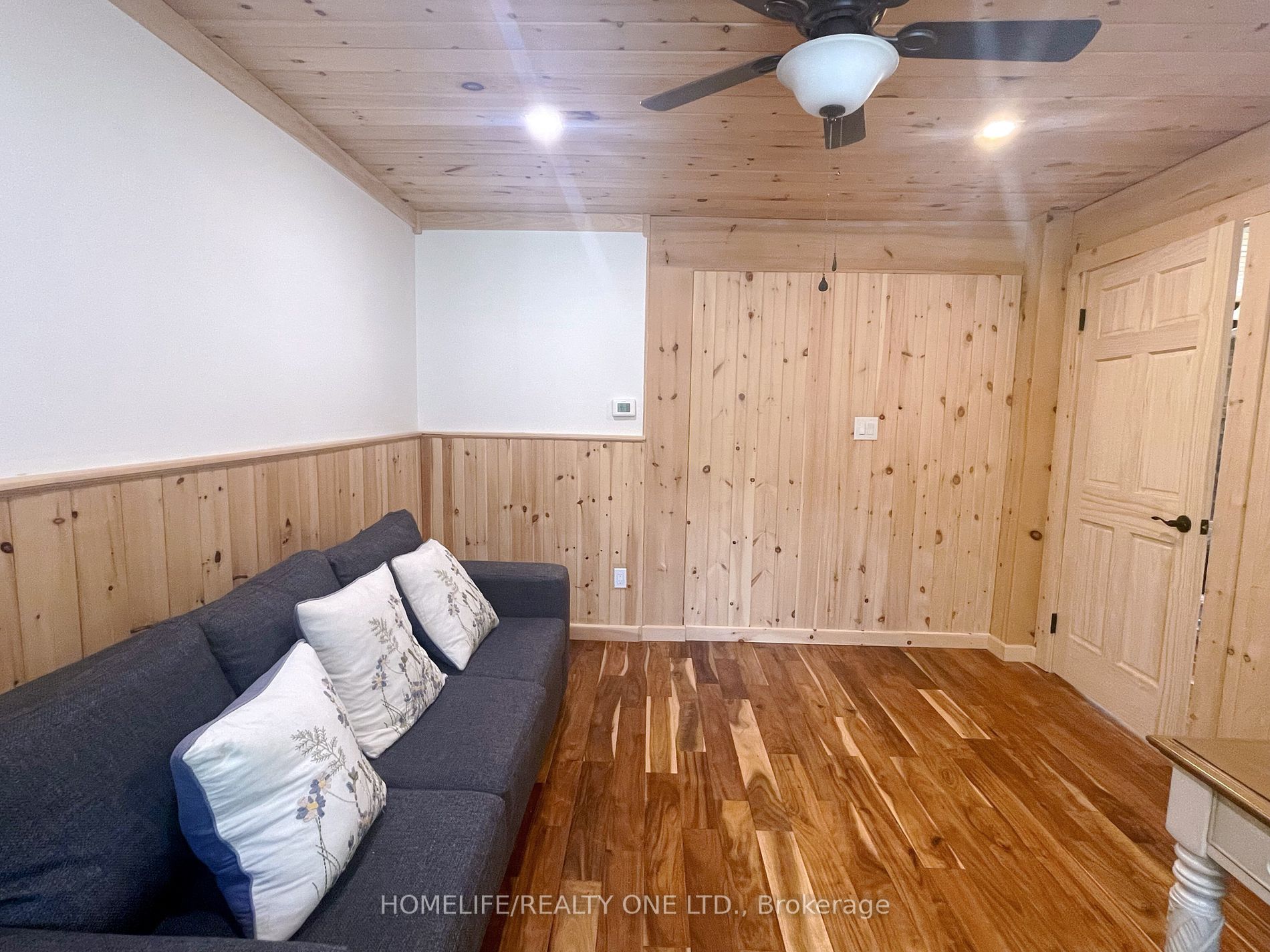 4055 Glen Cedar Dr