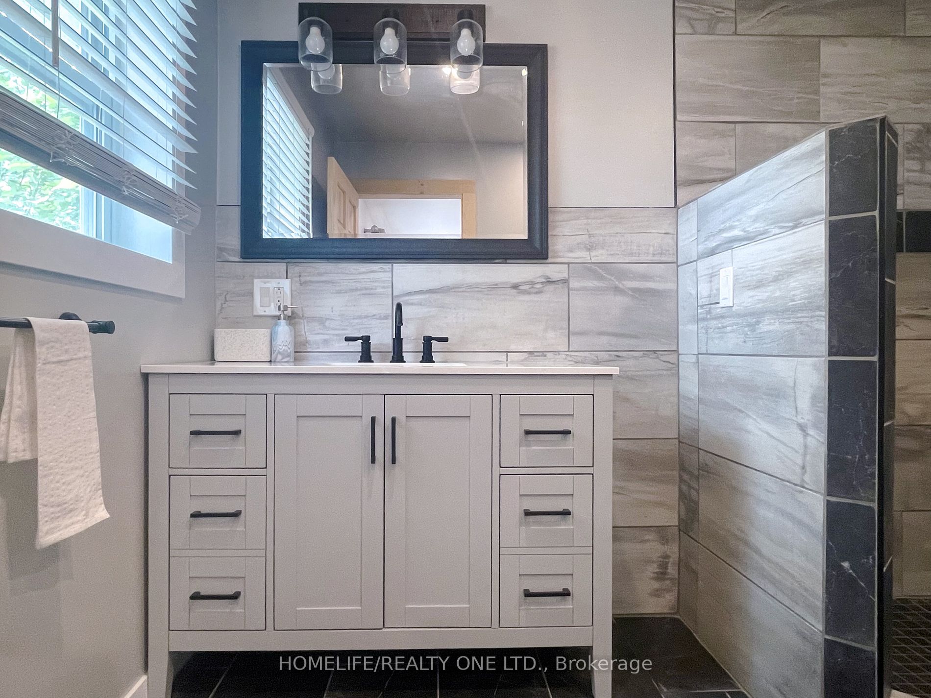 4055 Glen Cedar Dr