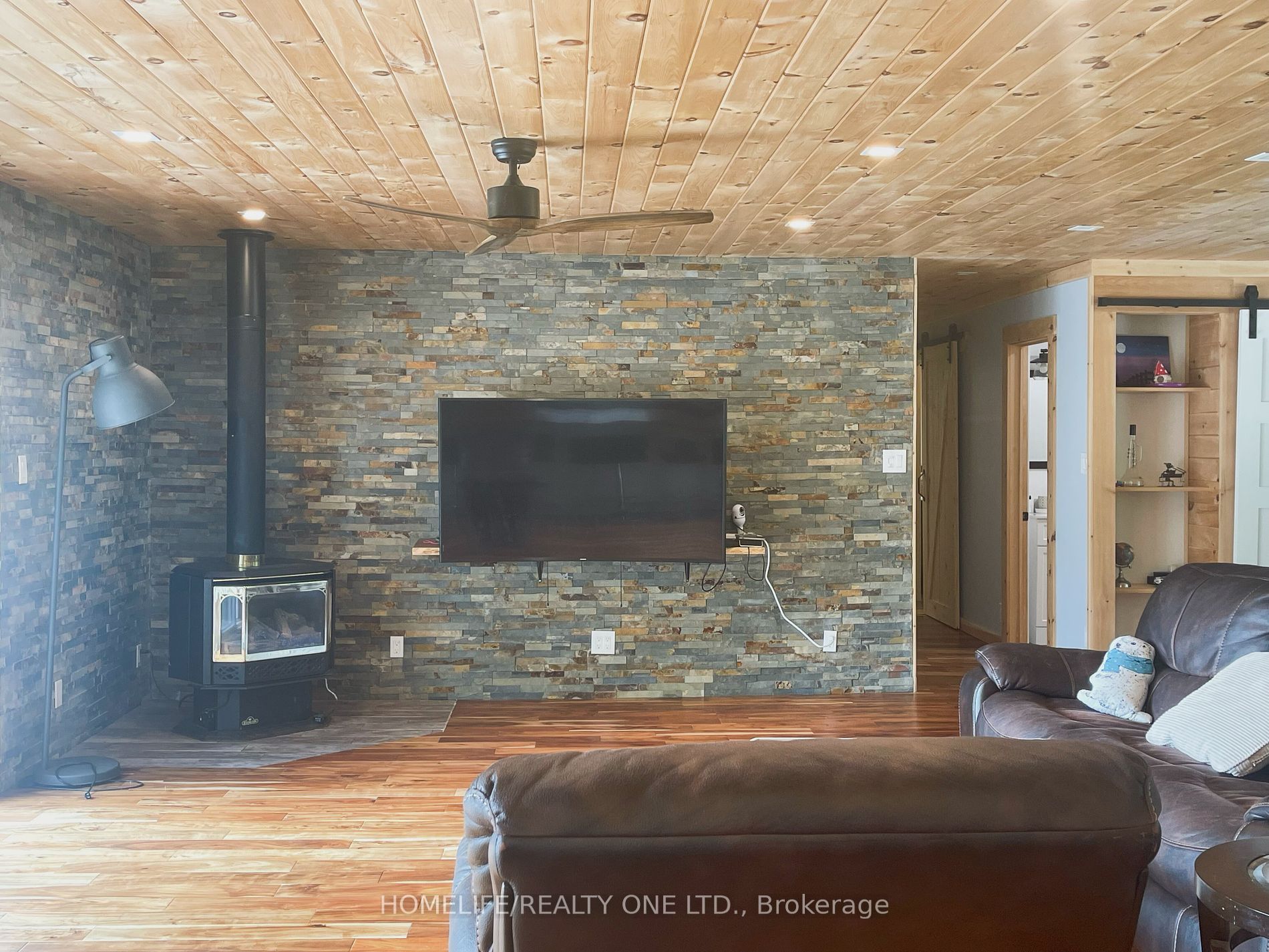 4055 Glen Cedar Dr