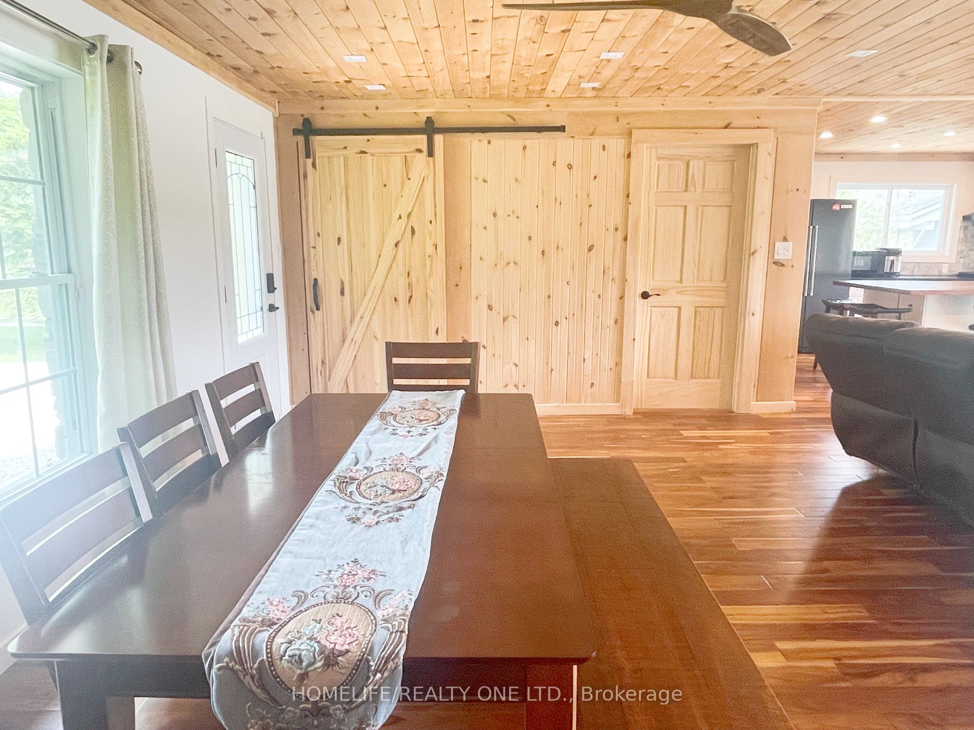 4055 Glen Cedar Dr