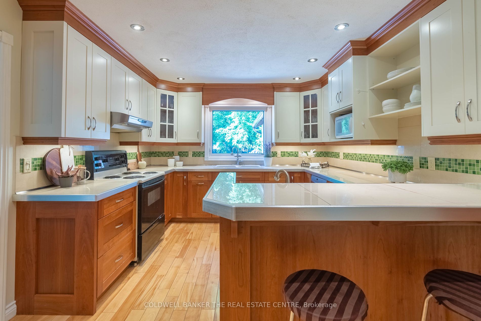 30 Greenfield Ave