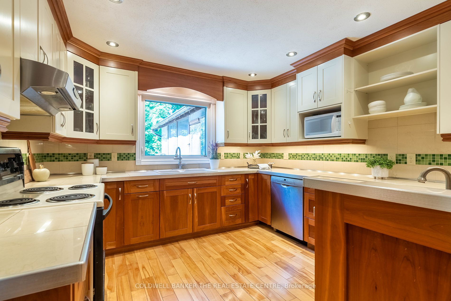 30 Greenfield Ave