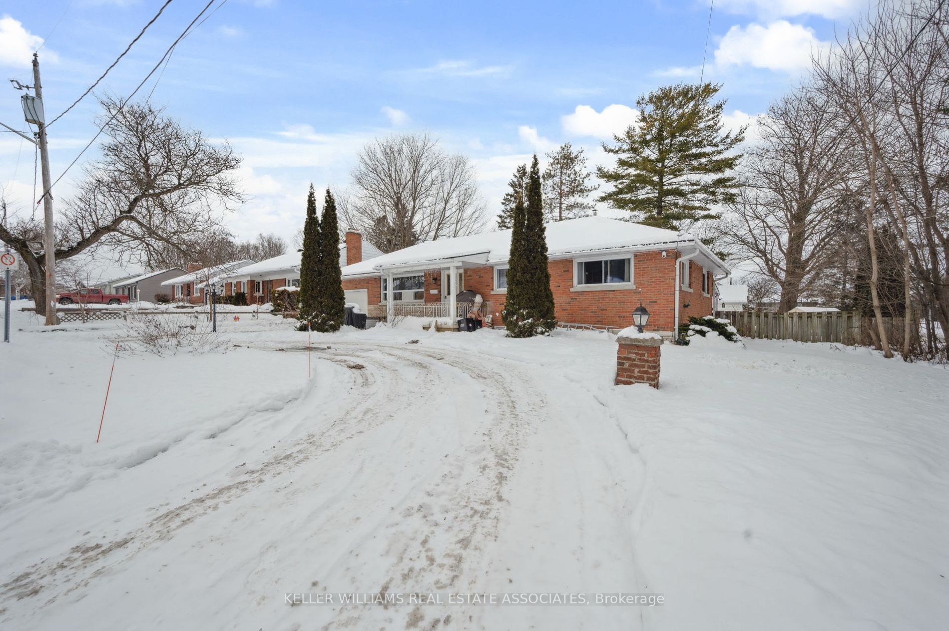 362 Parkhurst Crescent