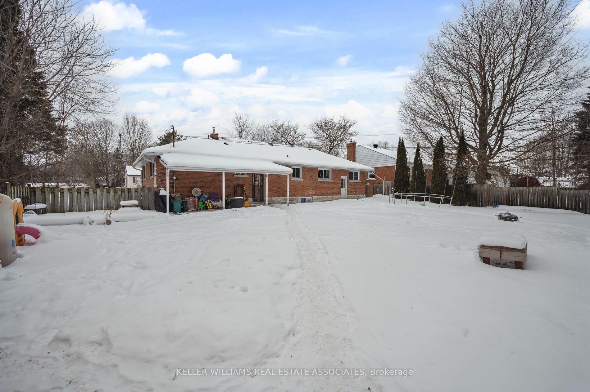362 Parkhurst Crescent