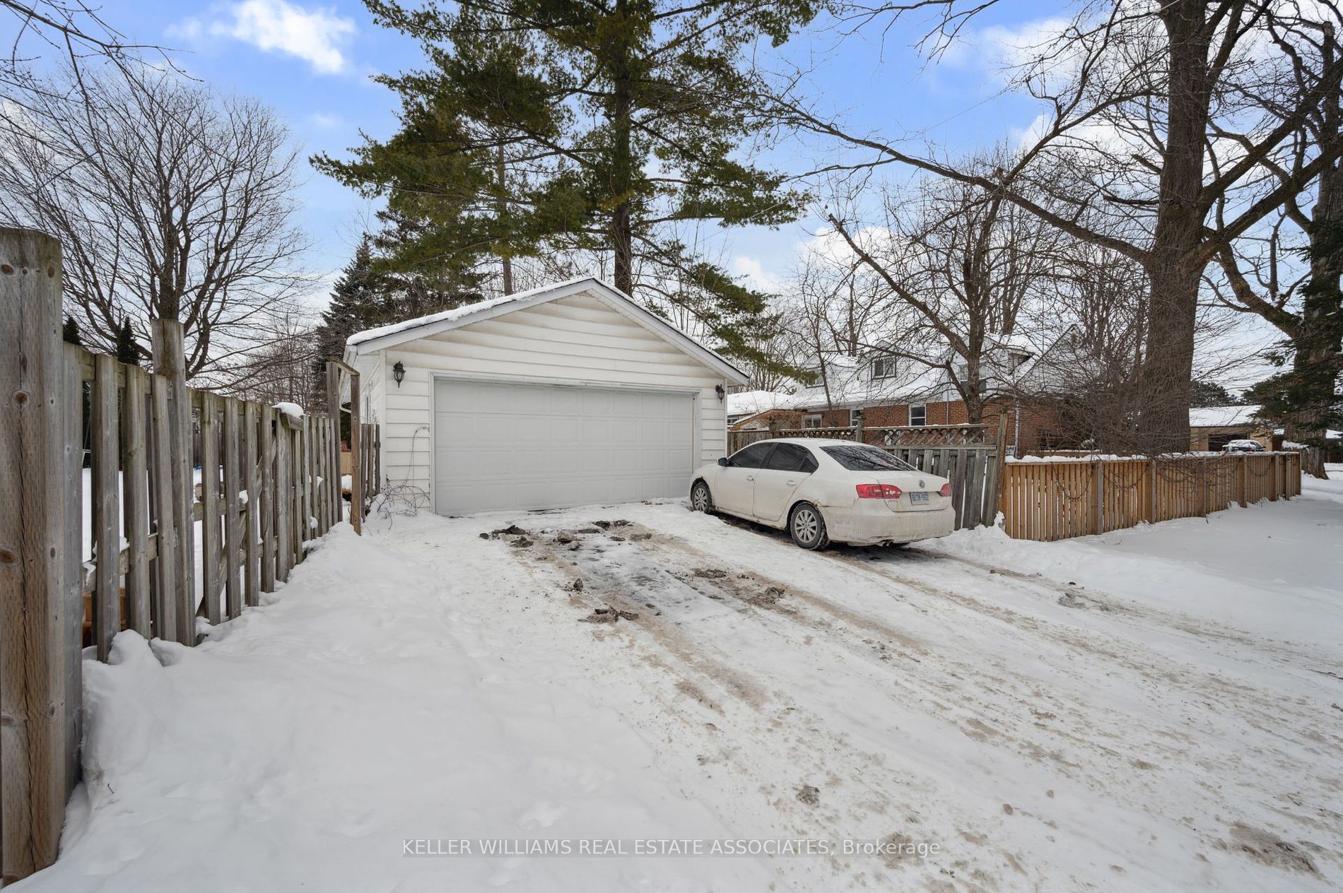 362 Parkhurst Crescent