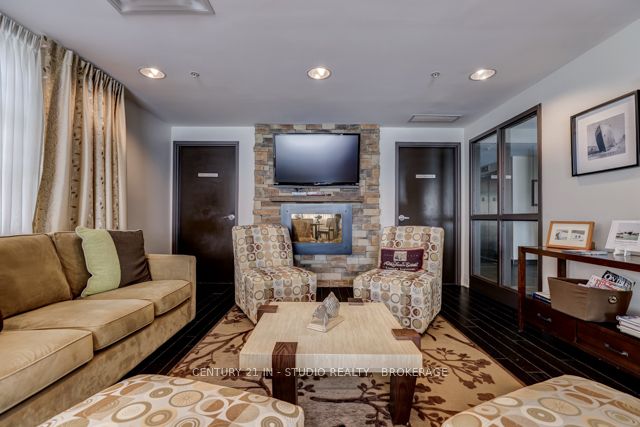 1 Shipyard Lane, #303