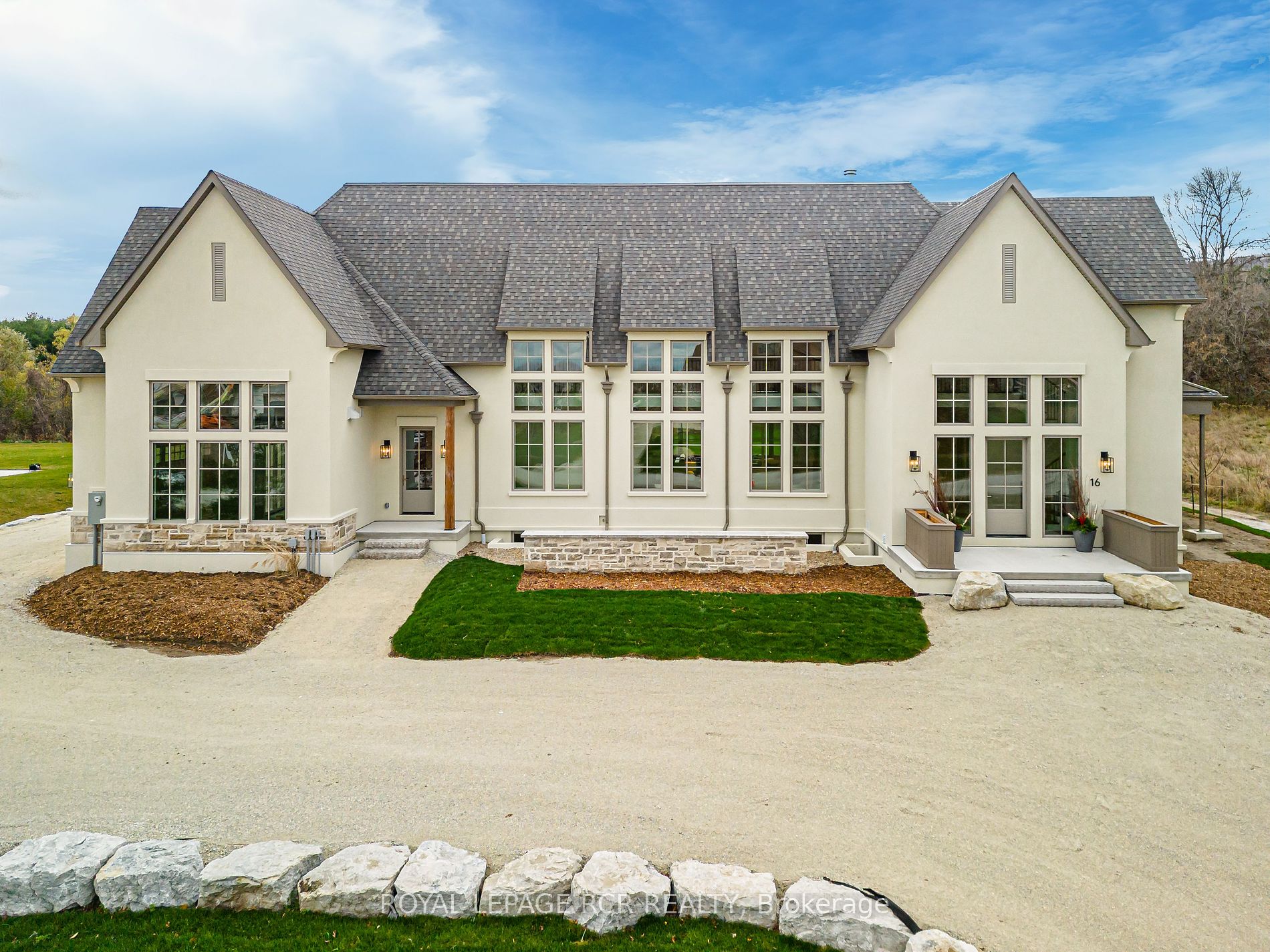 16 Raintree Court
