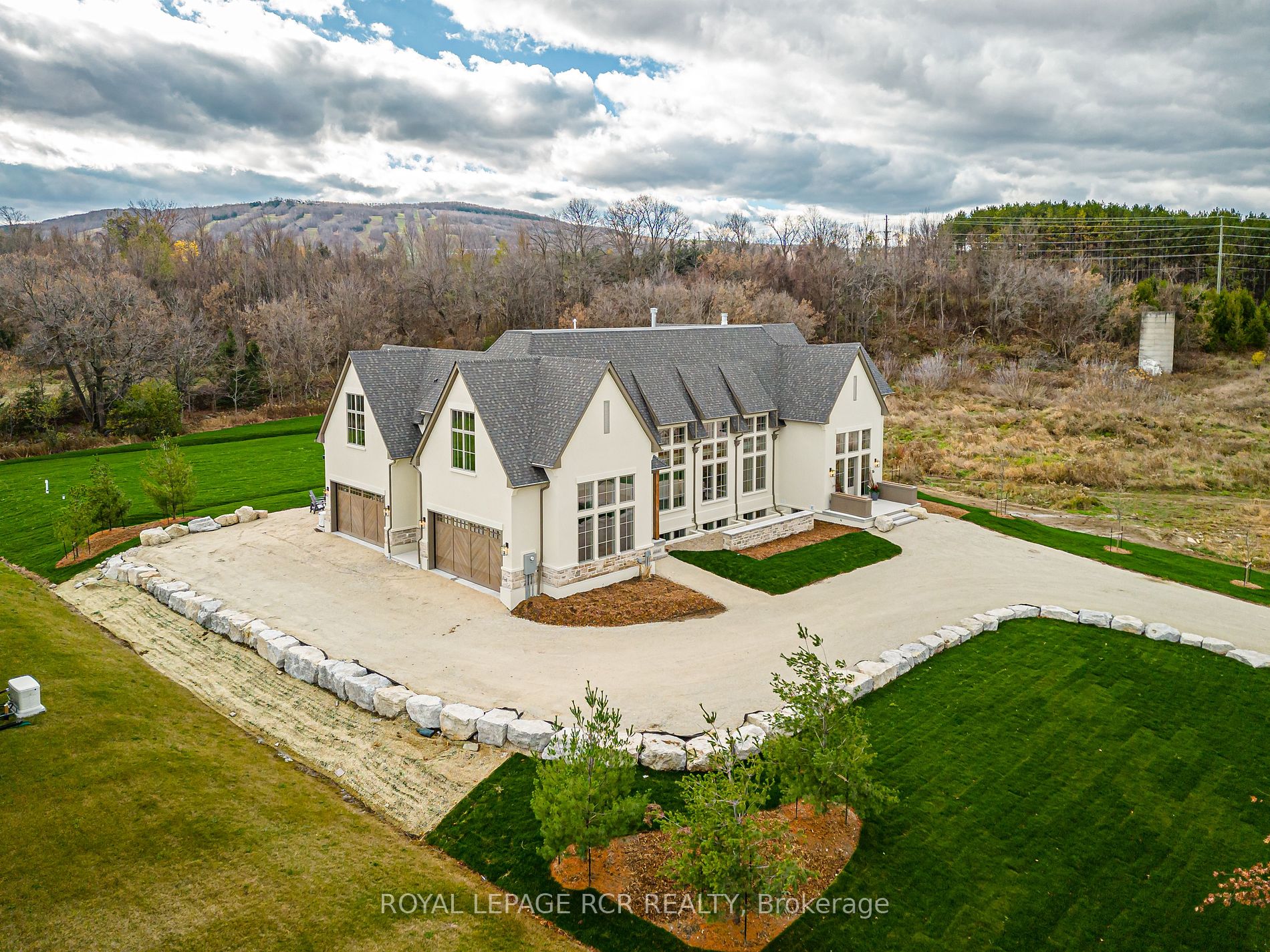 16 Raintree Court