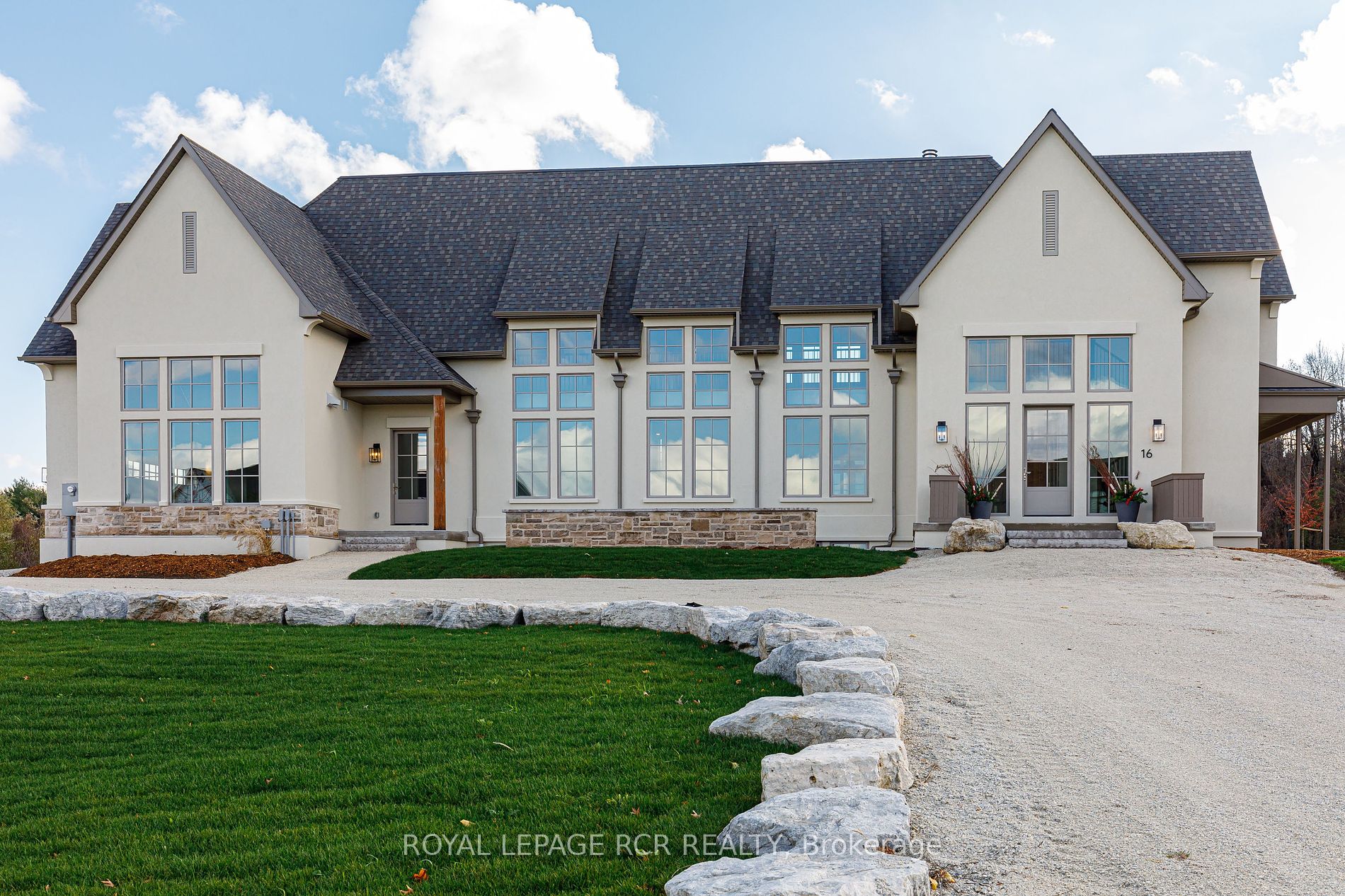 16 Raintree Court
