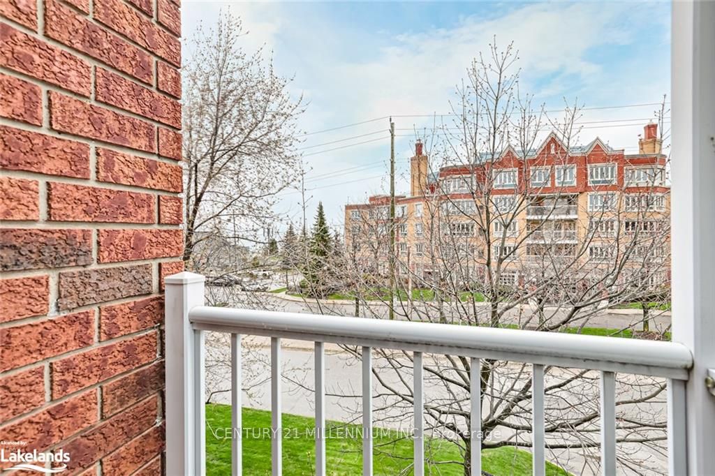 13 RAGLAN Street #27
