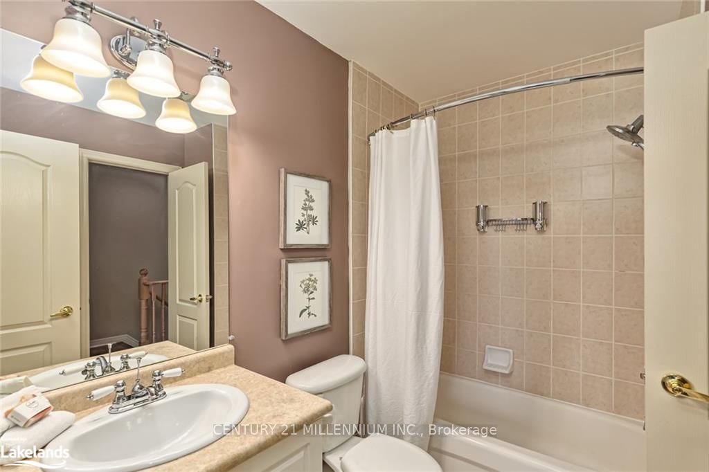 13 RAGLAN Street #27