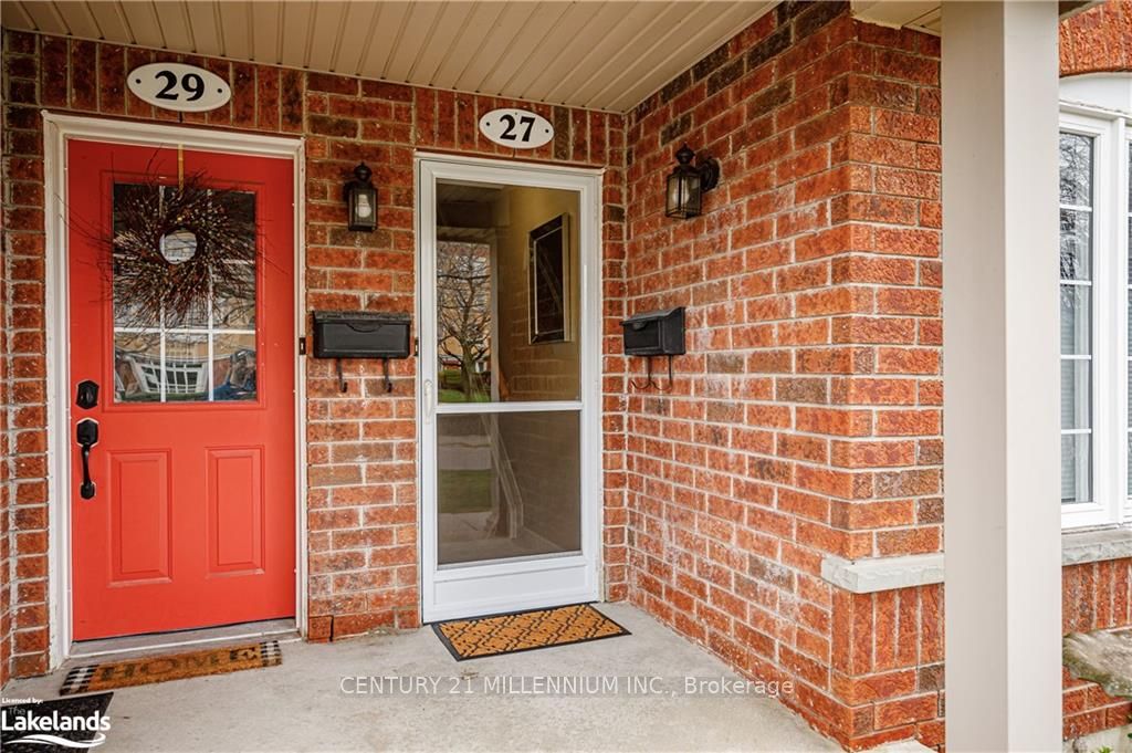 13 RAGLAN Street #27
