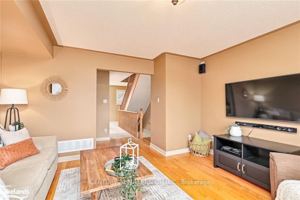 13 RAGLAN Street #27