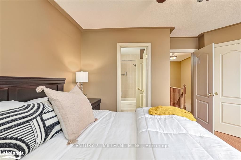 13 RAGLAN Street #27