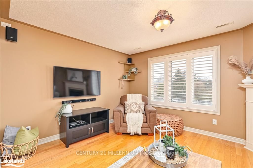 13 RAGLAN Street #27
