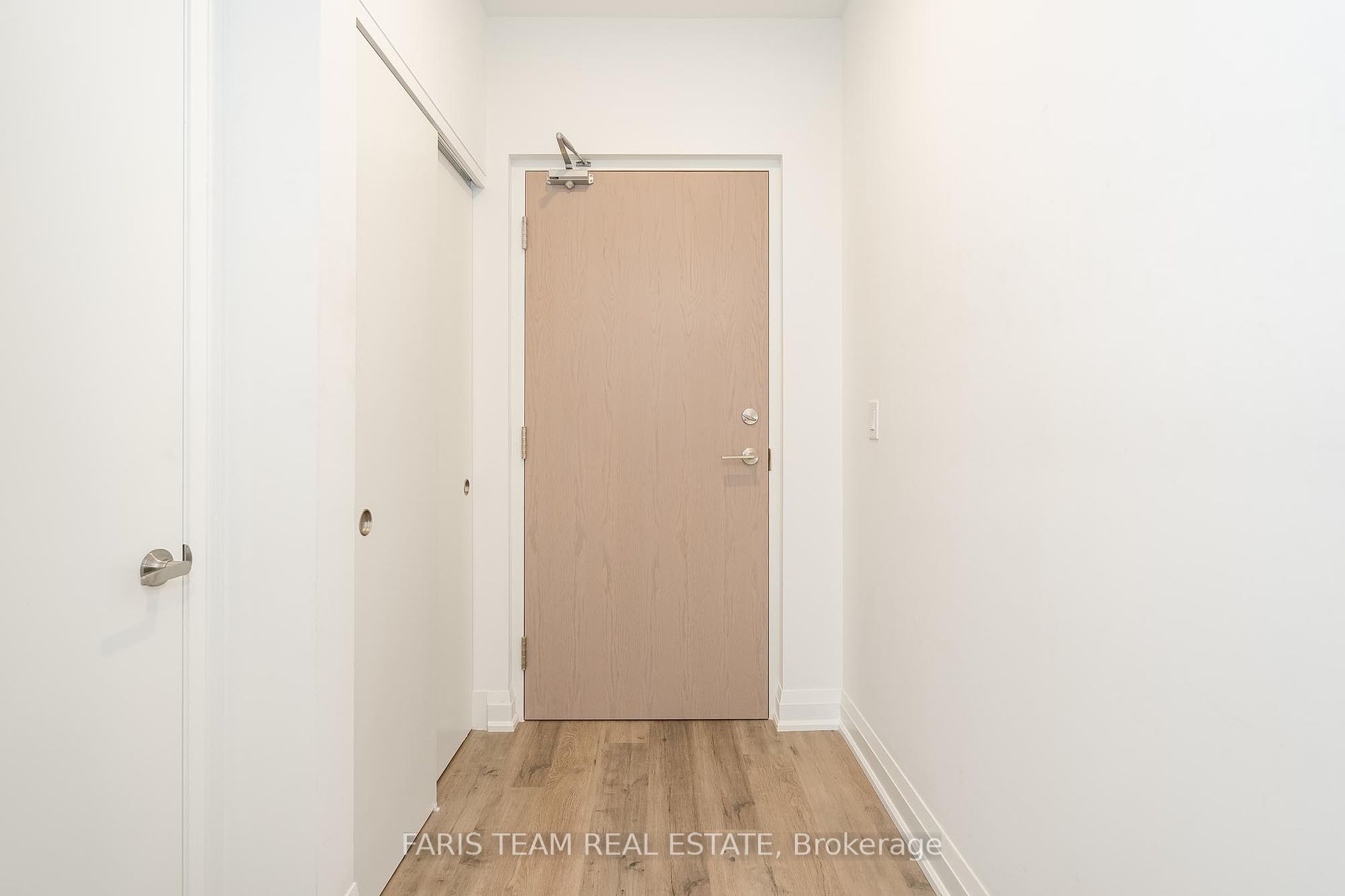 58 Lakeside Terrace, #1006