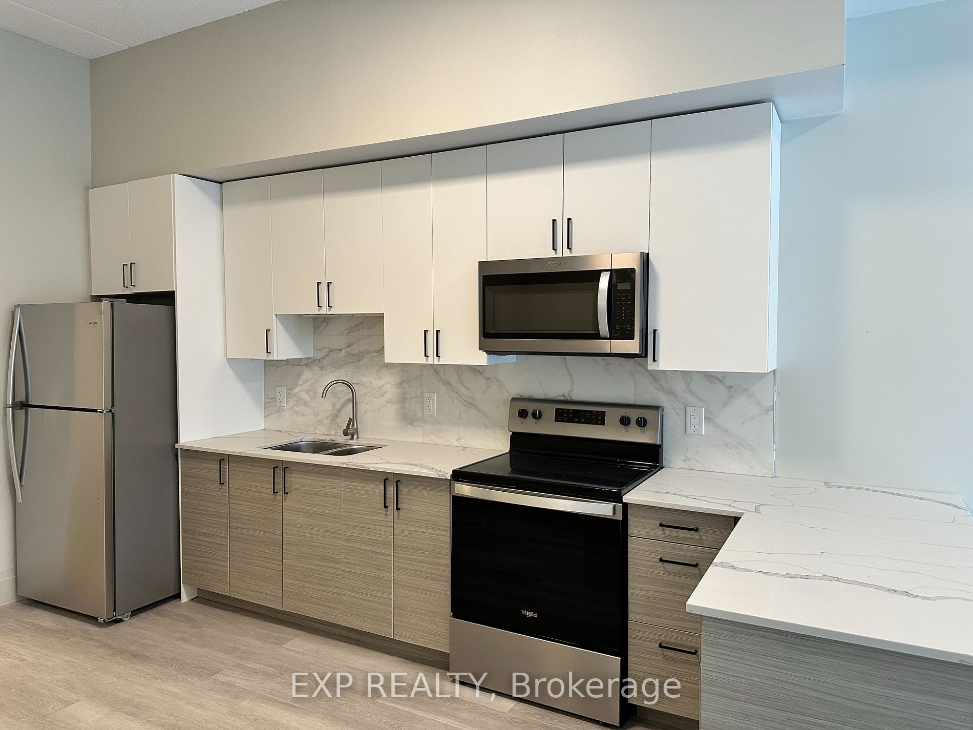 75 Barrie Rd, #204