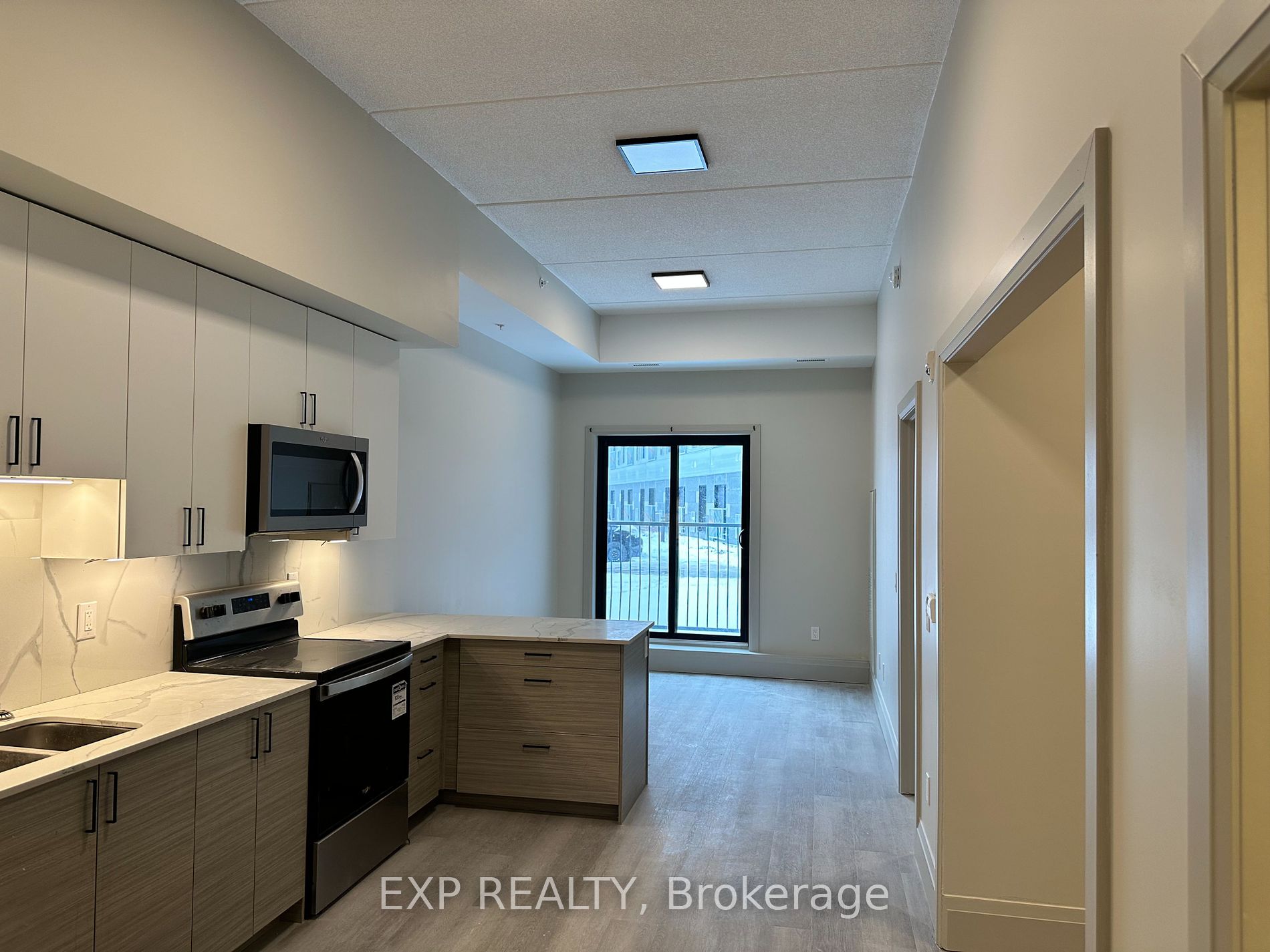 75 Barrie Rd, #204