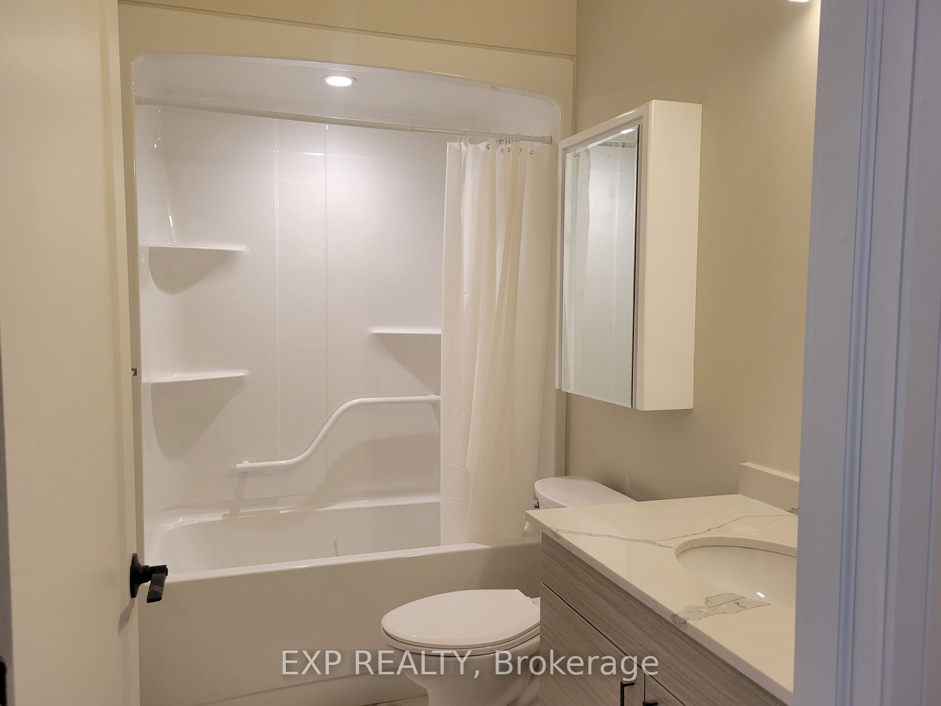 75 Barrie Rd, #204