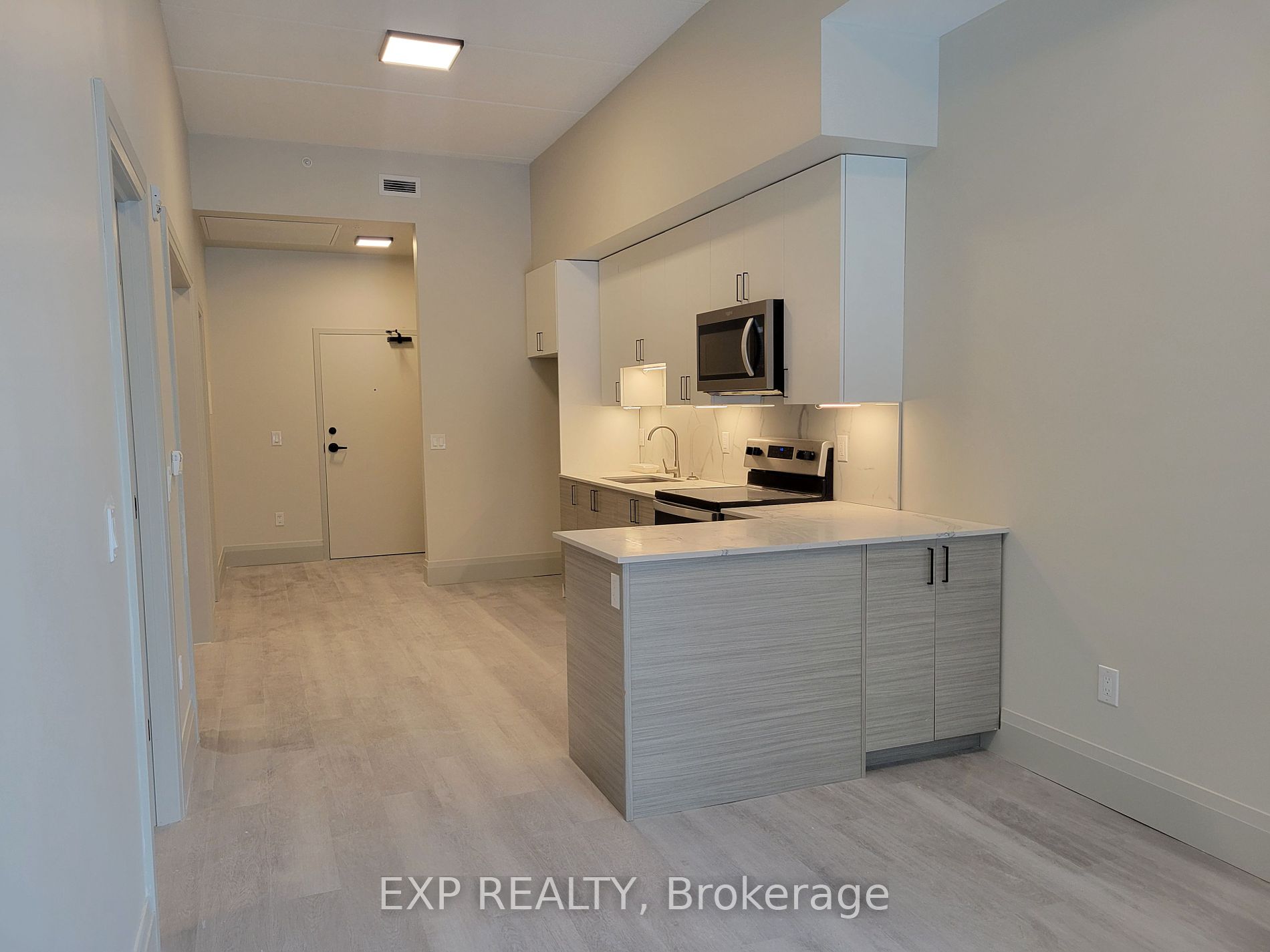 75 Barrie Rd, #204