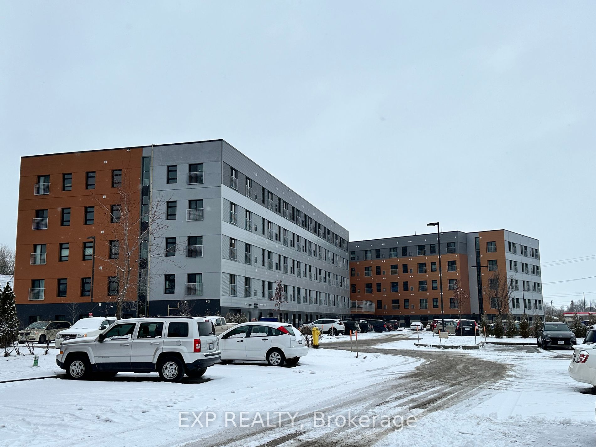 75 Barrie Rd, #204