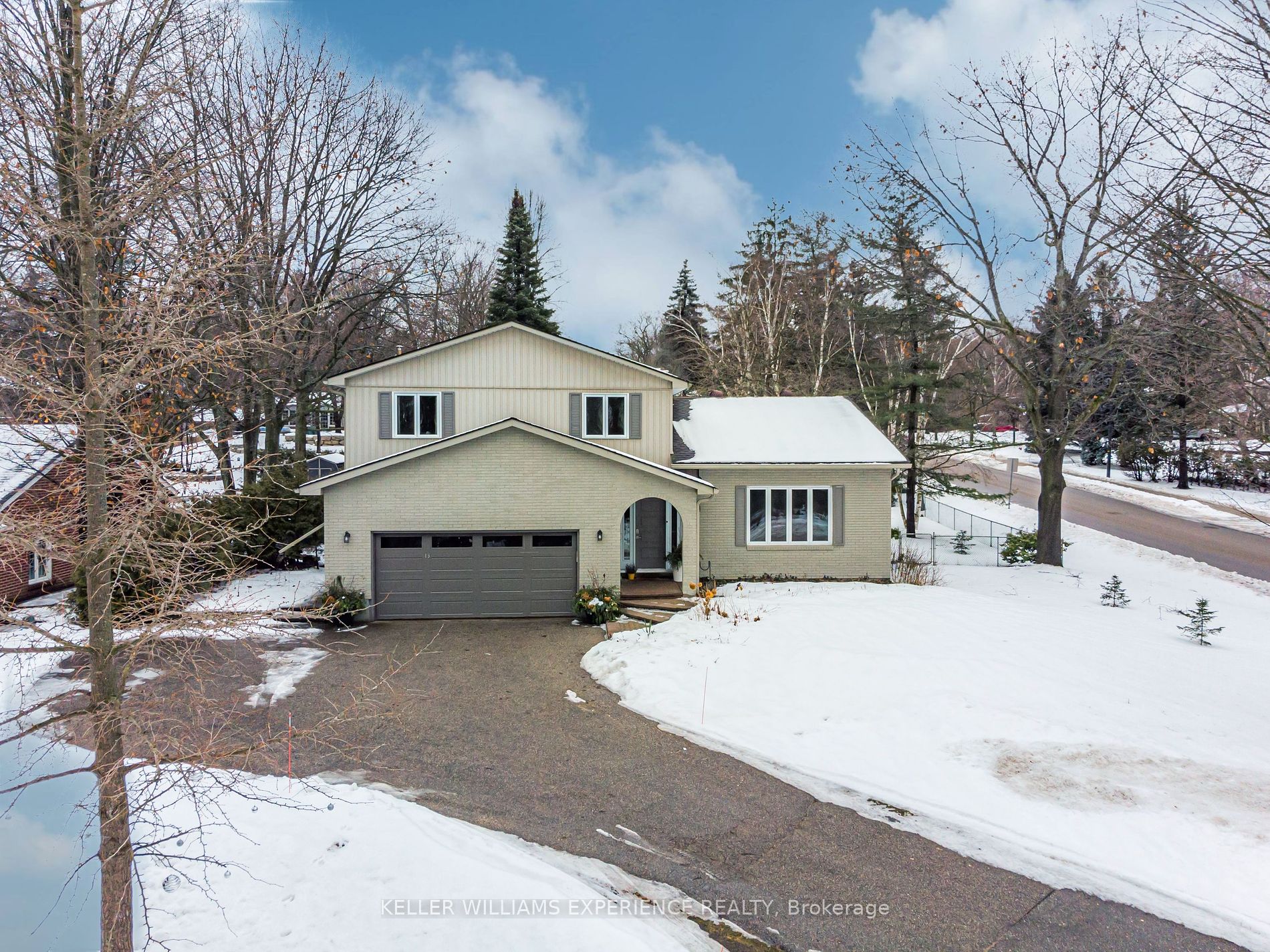 13 Royal Oak Dr