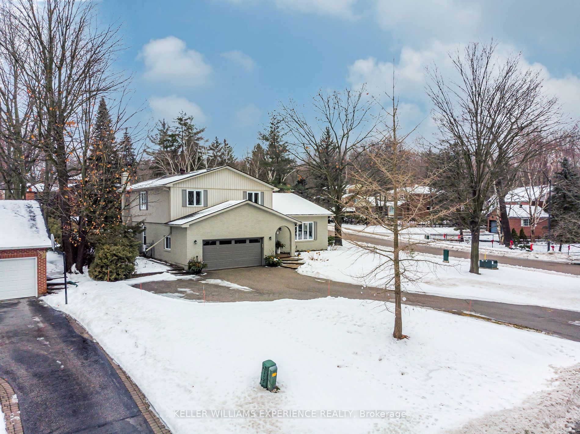 13 Royal Oak Dr