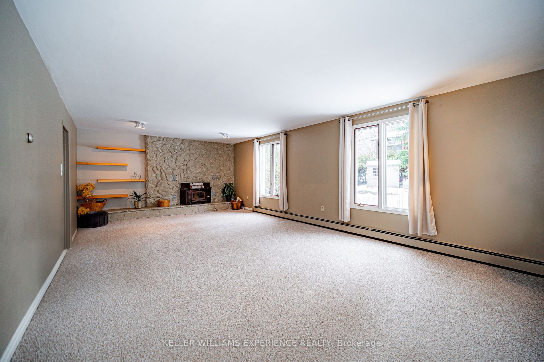 13 Royal Oak Dr