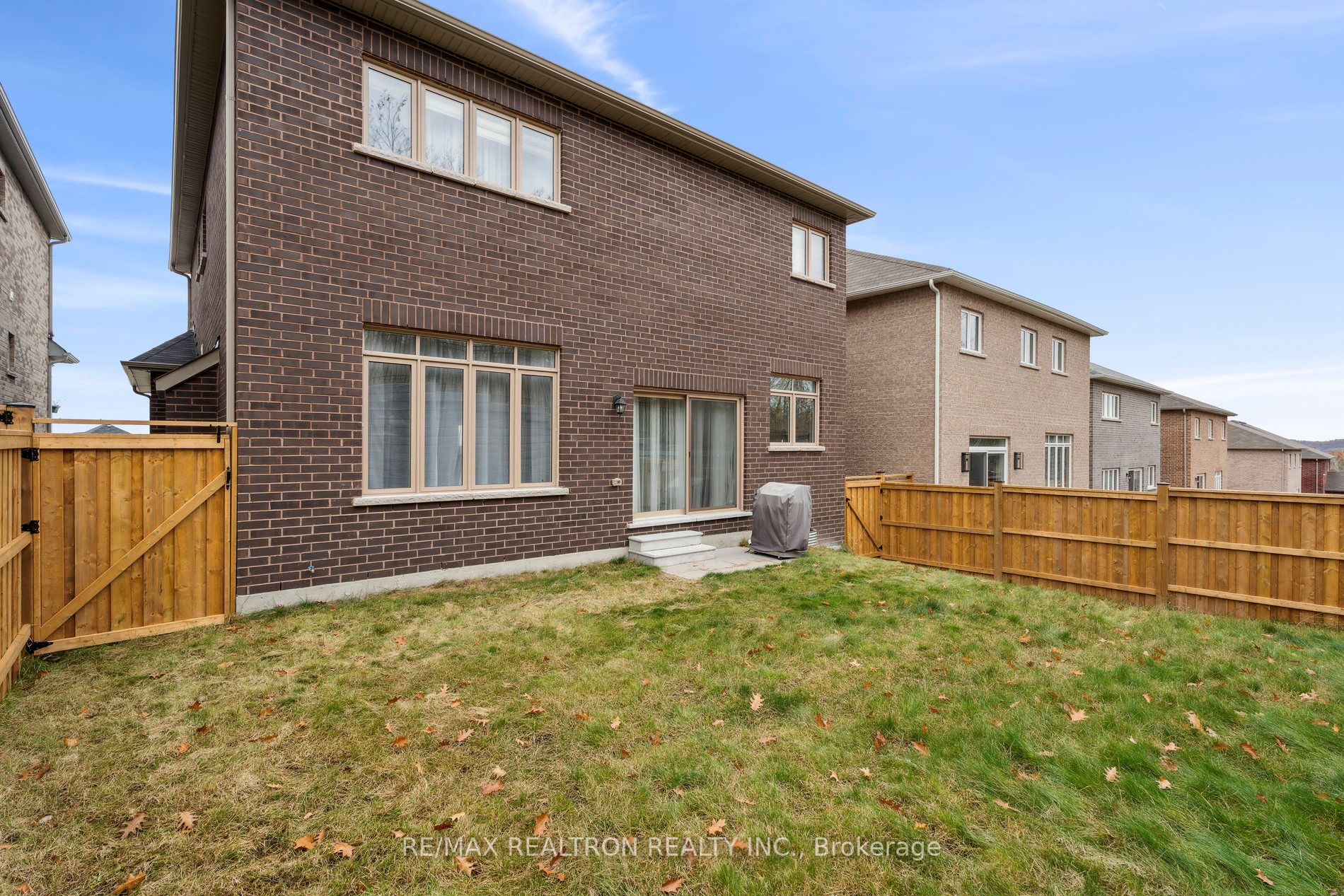 115 Muirfield Dr